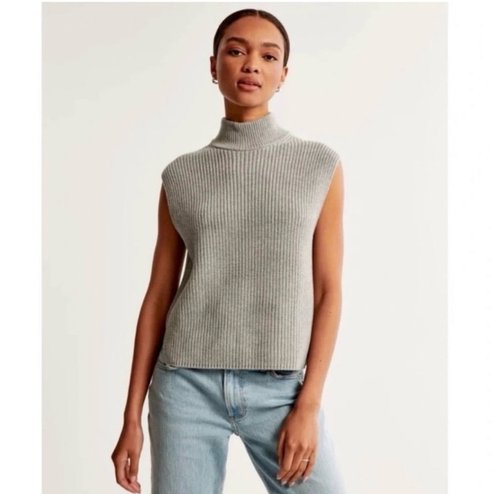 Abercrombie & Fitch Gray Cowl Neck Sweater